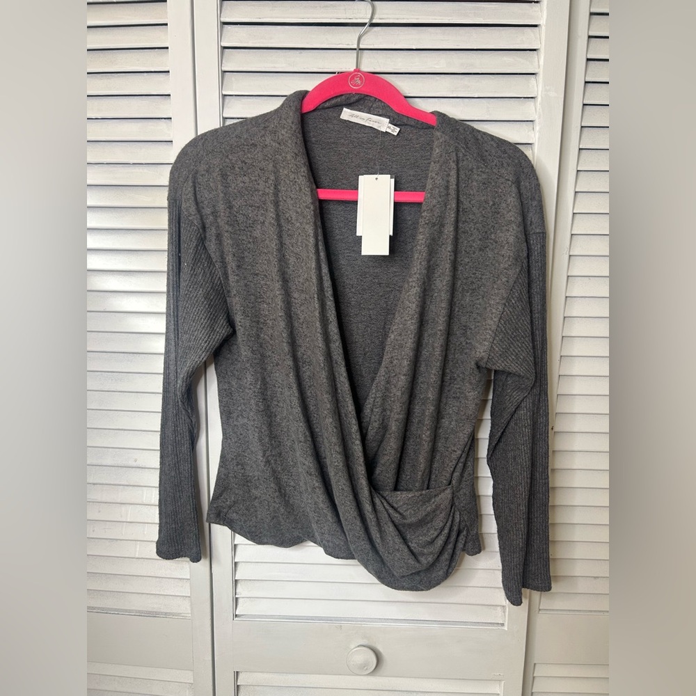 All in Favor Gray Draped V-Neck Top - Picture 2 of 3